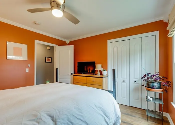 Historic East Nash Sleeps 6